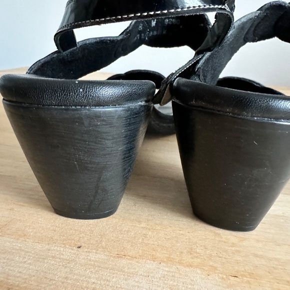 Munro American Eclipse Slingback Sandals Size 8 - Picture 2 of 3